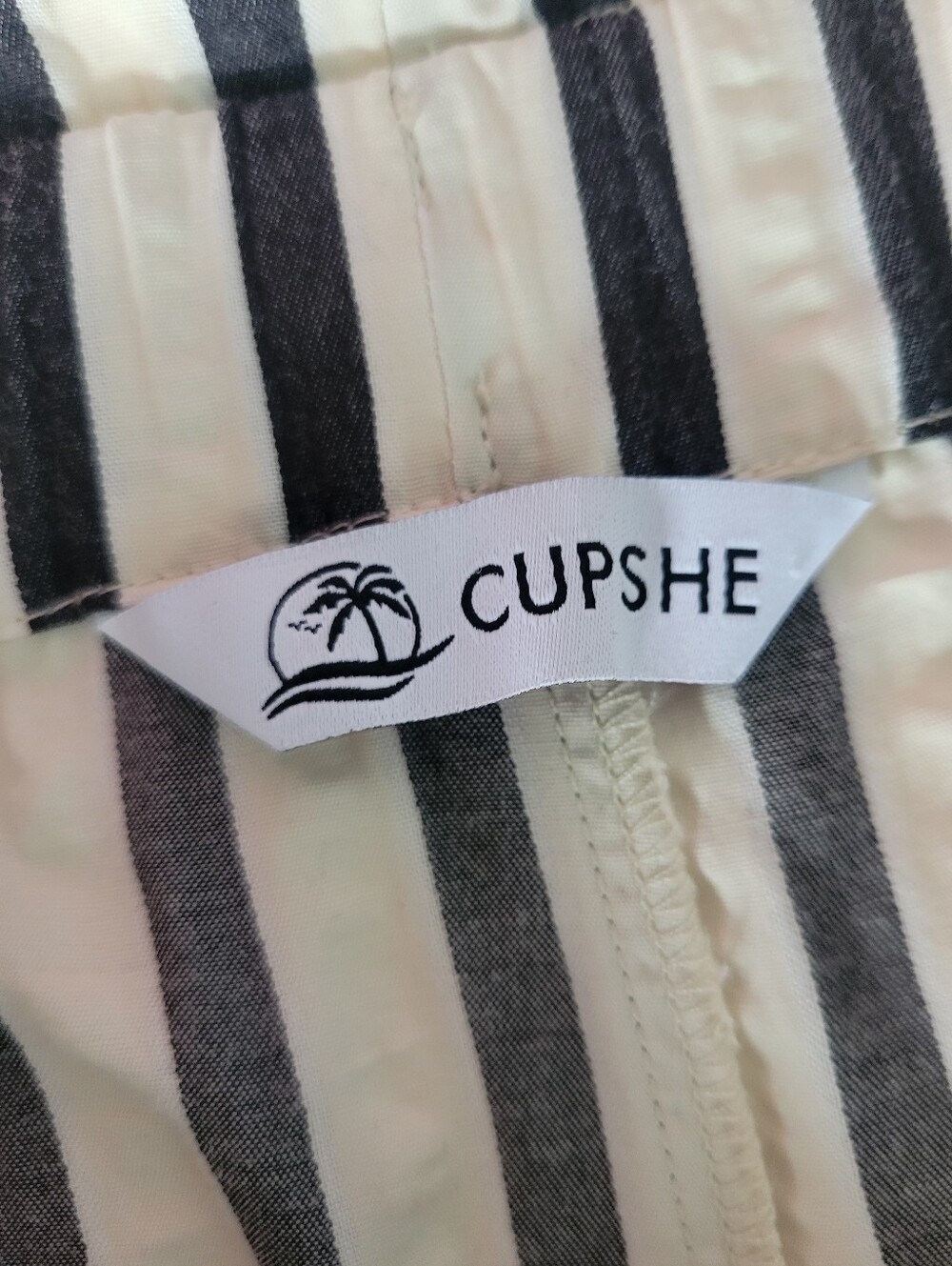NWOT Cupshe Striped Black and Cream High-Waist Shorts - Picture 5 of 7
